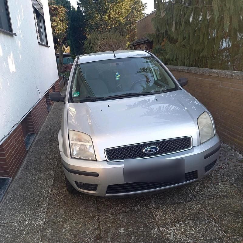 Second-hand Ford Fusion 2003 Gri Hatchback