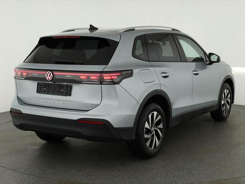 Neu VW Tiguan Life 2025 Silber SUV