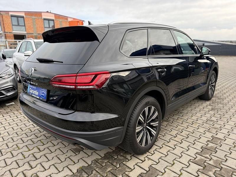 Gebraucht VW Touareg 340 PS (250 kW) 2022 Mythos black SUV