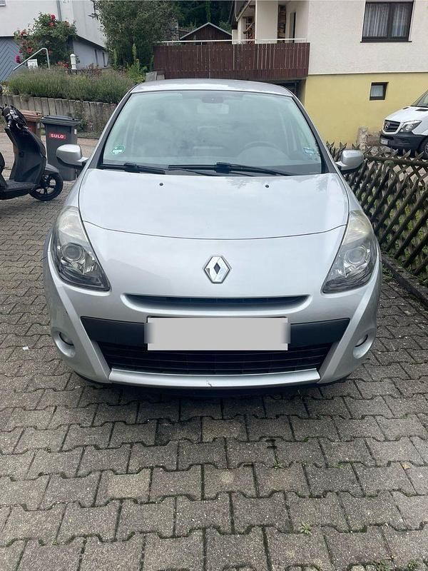 Silber Gebraucht 2010 Renault Clio II Kleinwagen | 4.400 € (Fairer Preis) - Bild 1/4