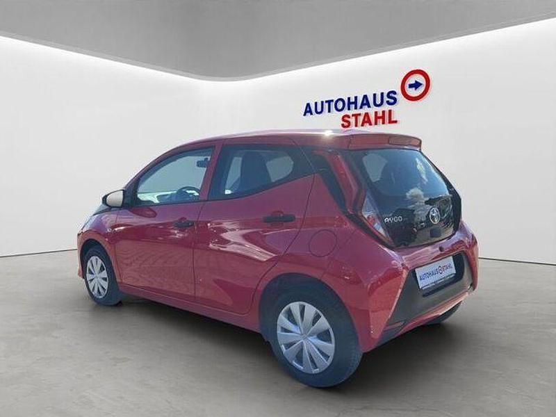 Gebraucht Toyota Aygo 72 PS (52 kW) 2018 Rot Kleinwagen