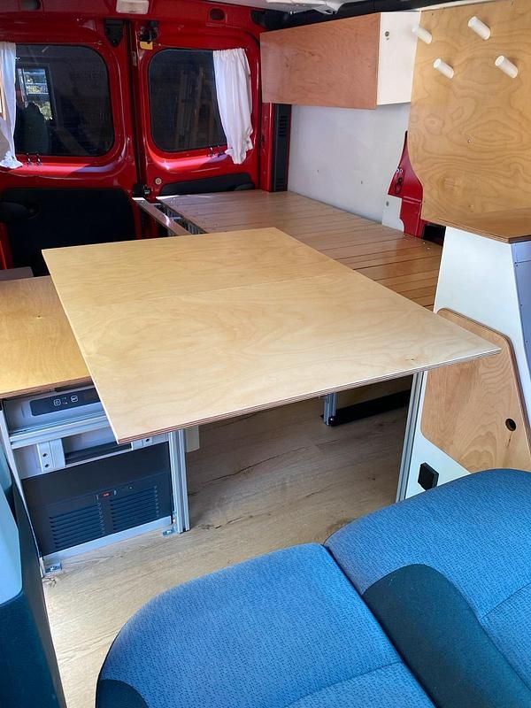 Gebraucht Opel Vivaro 120 PS (88 kW) 2015 Rot Van / Kleinbus