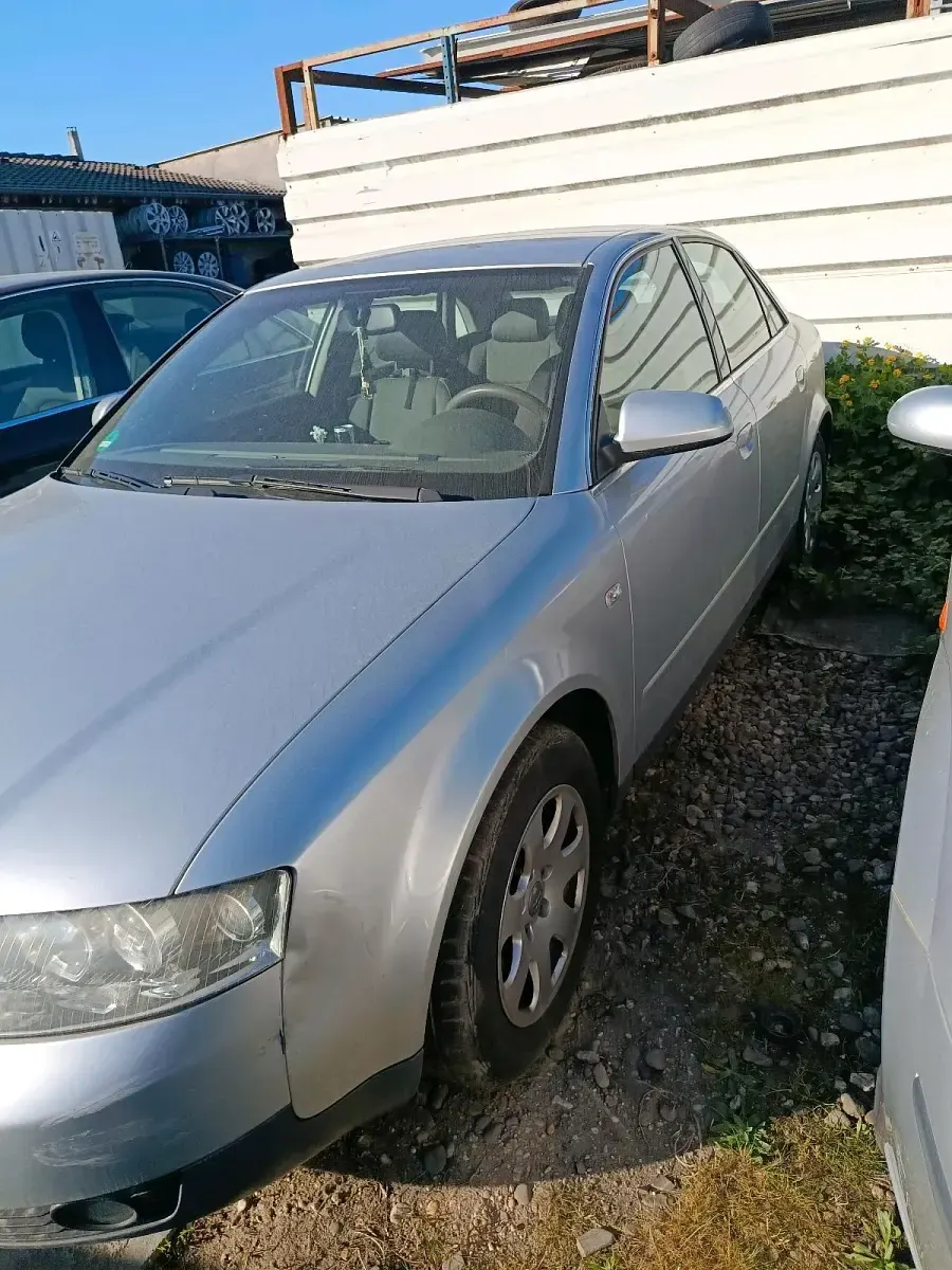 Second-hand Audi A4 130 CP (95 kW) 2001 Gri Berlinǎ