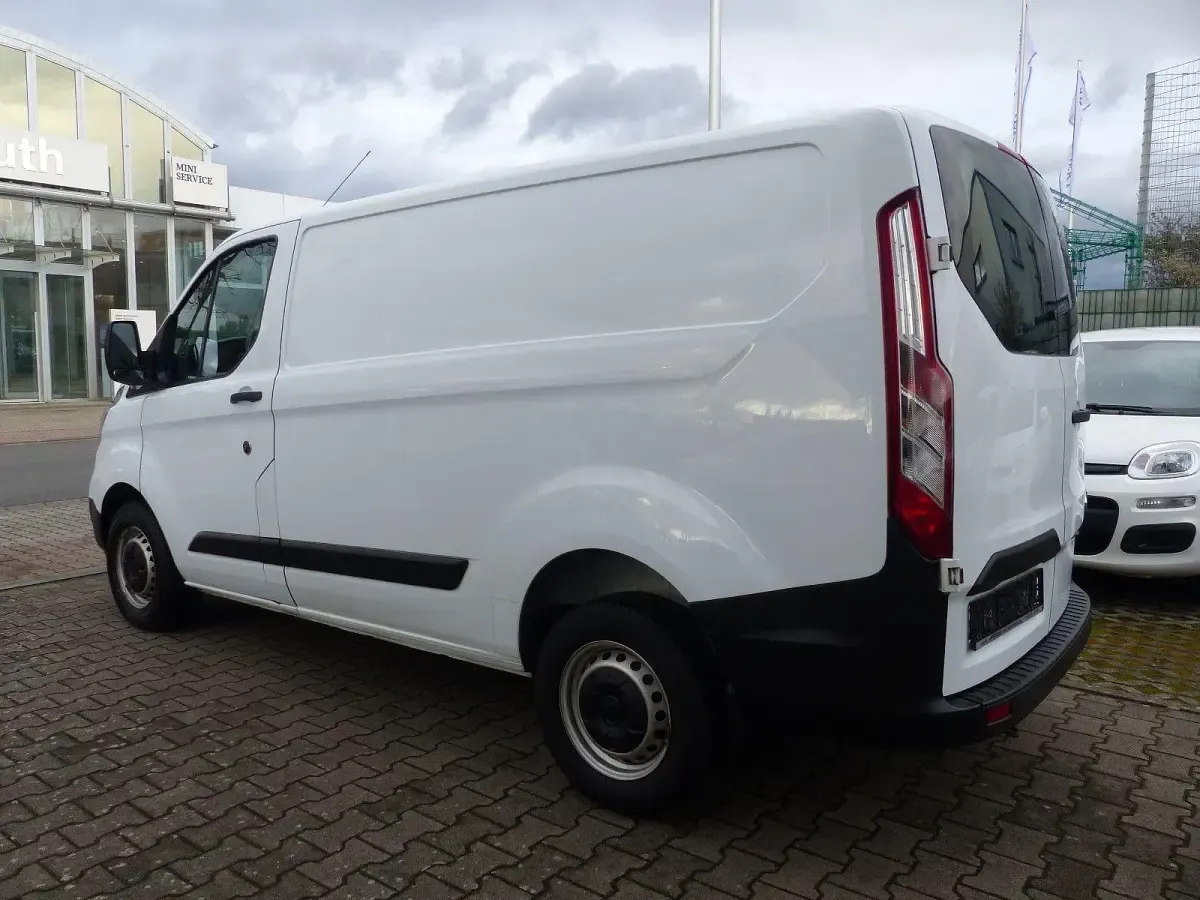 Gebraucht Ford Transit Custom 105 PS (77 kW) 2020 Weiß Van