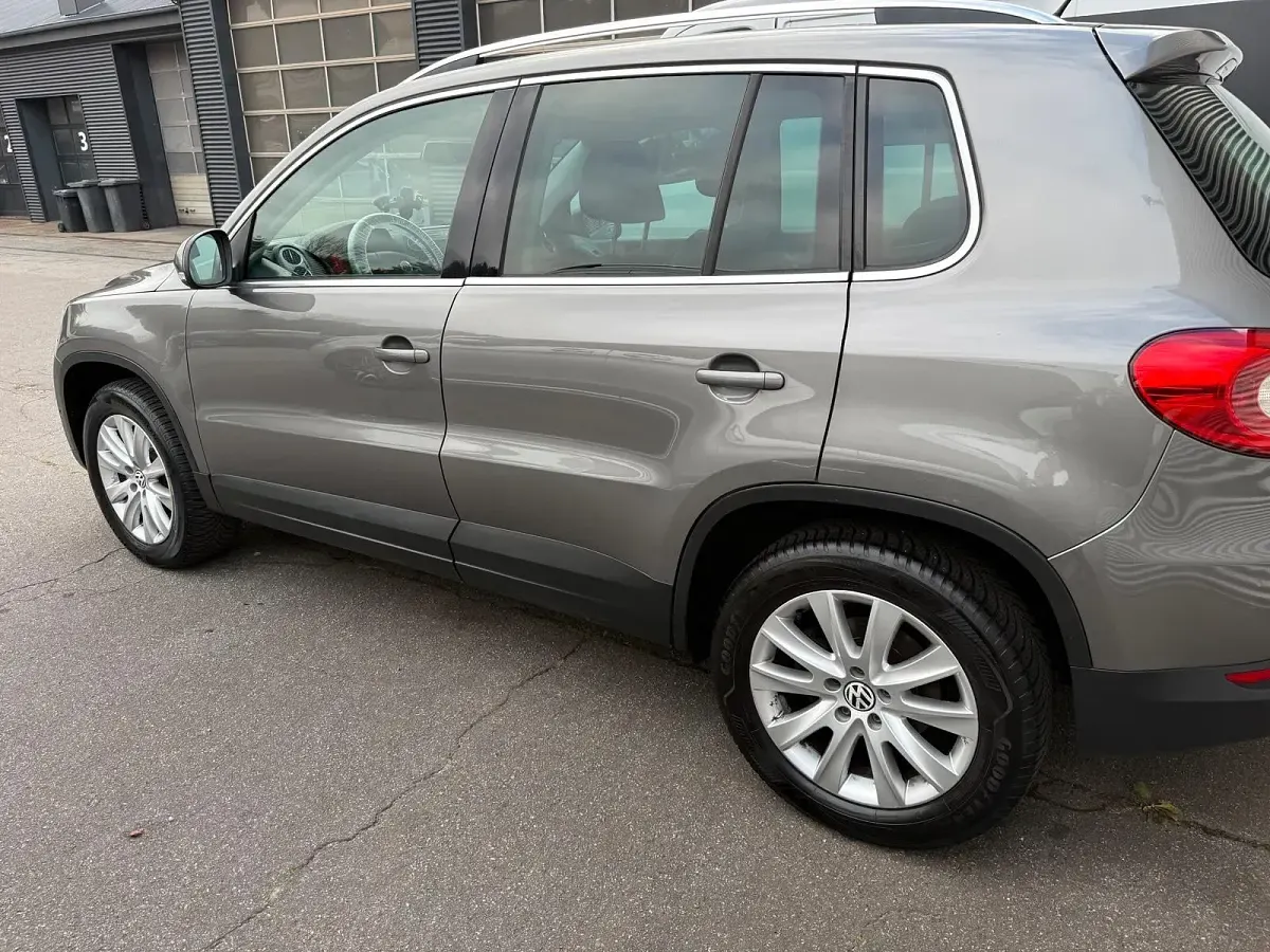 Gebraucht VW Tiguan 170 PS (125 kW) 2009 Grau SUV
