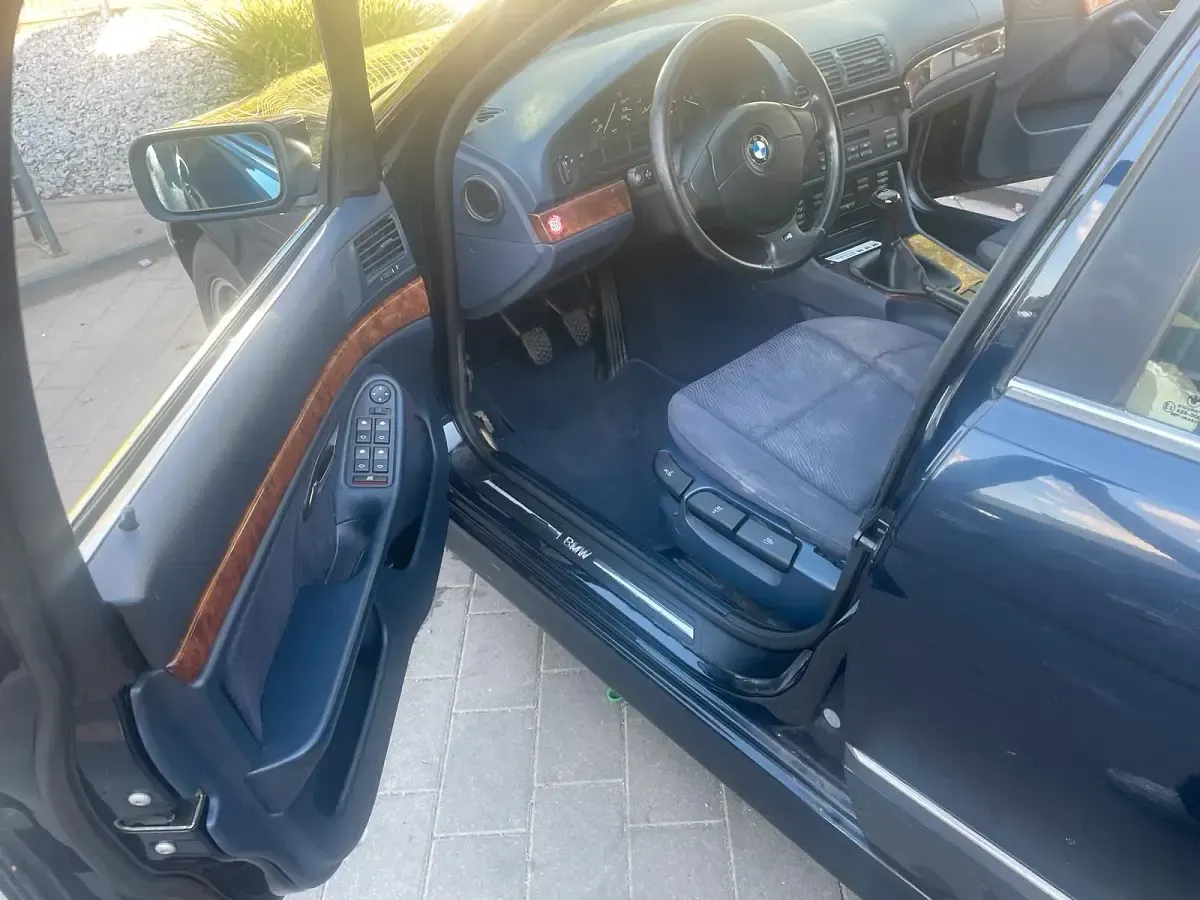 Second-hand BMW 520 150 CP (110 kW) 1999 Albastru Berlinǎ