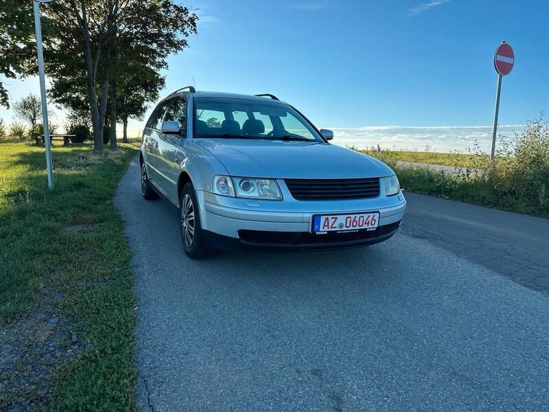 Silber Gebraucht 1999 VW Passat Highline Kombi | 2.200 € (Fairer Preis) - Bild 1/4