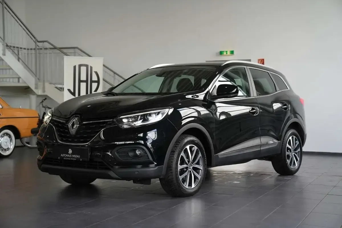 Gebraucht Renault Kadjar Zen 140 PS (102 kW) 2021 Sternenschwarz SUV