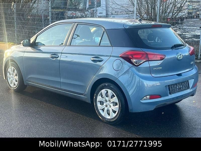 Gebraucht Hyundai i20 GO! 75 PS (55 kW) 2017 Limousine