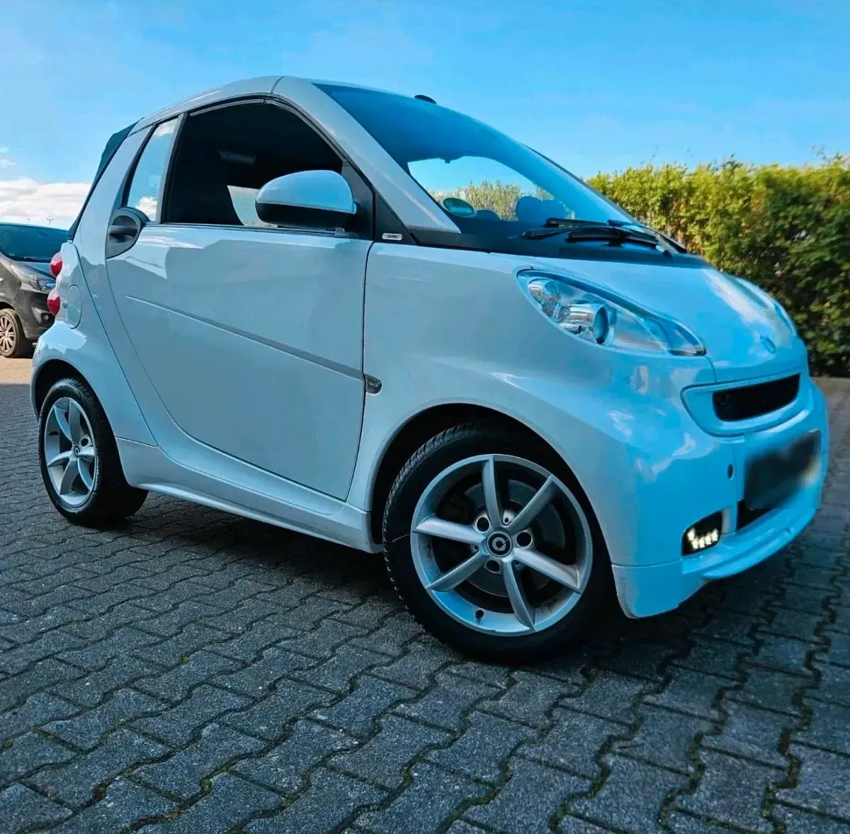 Gebraucht Smart ForTwo Cabrio 84 PS (61 kW) 2011 Weiß Cabrio
