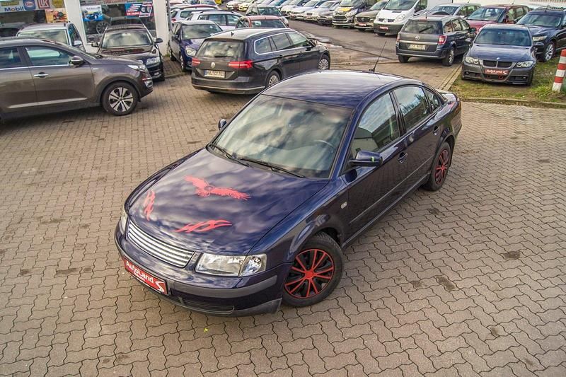 Blau Gebraucht 1998 VW Passat Limousine | 469 € (Superpreis) - Bild 1/4