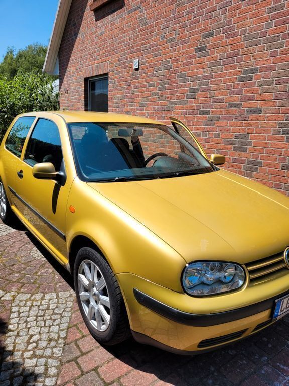 Gold Gebraucht 1999 VW Golf IV Basis Limousine | 1.200 € (Fairer Preis) - Bild 1/4