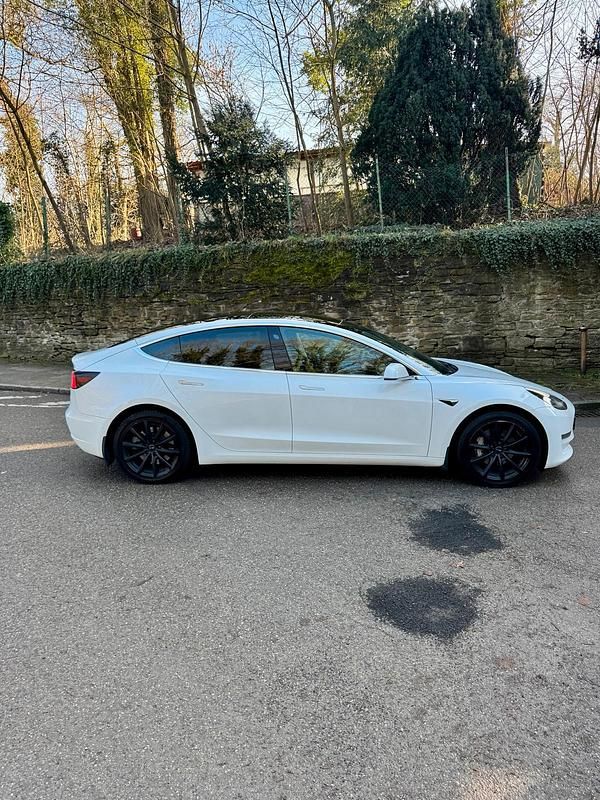 Gebraucht Tesla Model 3 366 kW (498 PS) 2019 Weiß Limousine