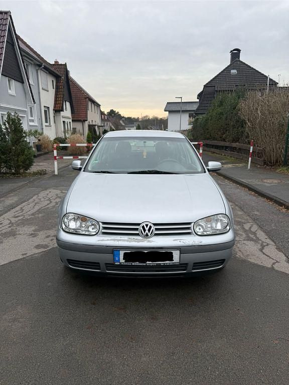 Silber Gebraucht 2001 VW Golf Limousine | 600 € (Guter Preis) - Bild 1/4