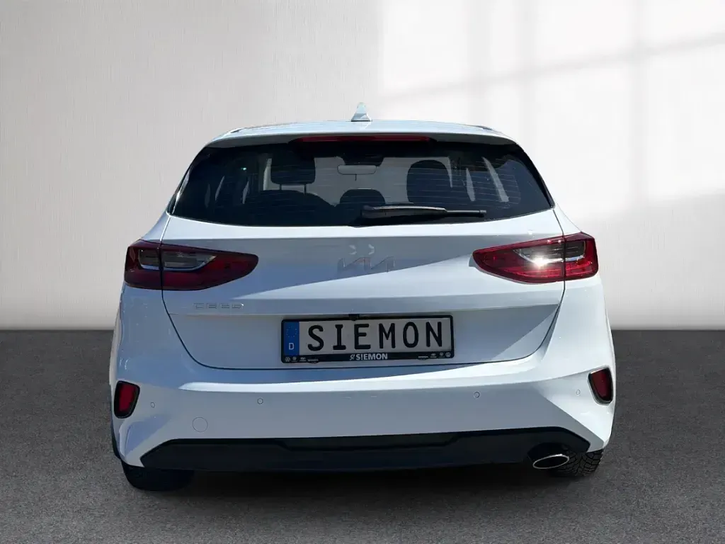 Usado Kia Ceed 140 CV (102 kW) 2025 Blanco Utilitario