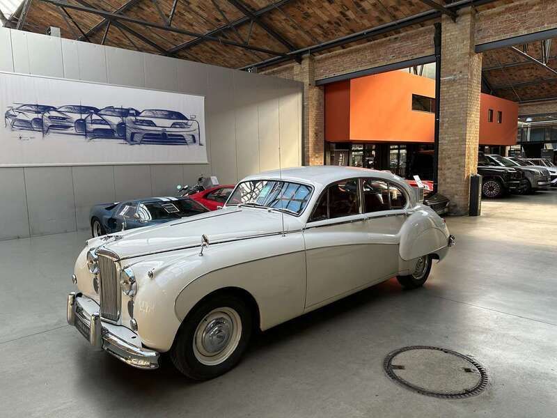 Weiß Gebraucht 1961 Jaguar MK IX Limousine | 55.900 € - Bild 1/4