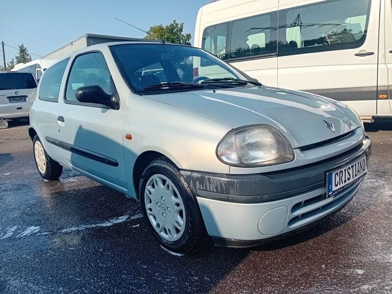 Gebraucht Renault Clio II 90 PS (66 kW) 1999 Grau Kleinwagen