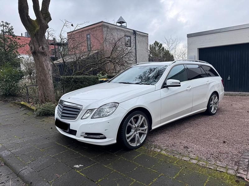 Gebraucht Mercedes E350 AMG 265 PS (194 kW) 2012 Weiß Kombi