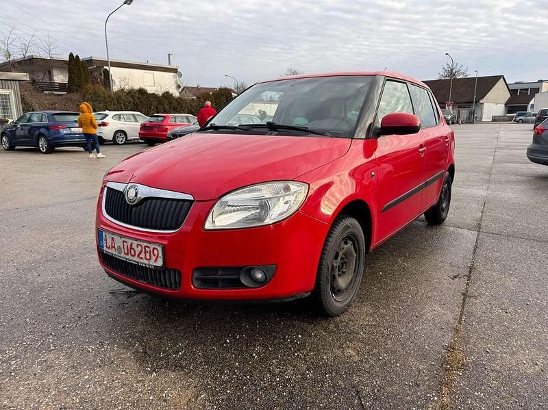 Corridarot Gebraucht 2009 Skoda Fabia Ambiente Kleinwagen | 1.590 € (Guter Preis) - Bild 1/4
