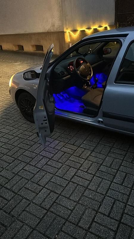 Gebraucht Renault Clio II 75 PS (55 kW) 2004 Blau Kleinwagen