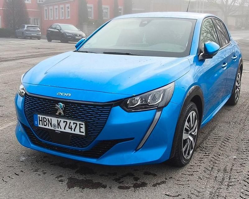 Gebraucht Peugeot e-208 Allure 100 kW (136 PS) 2021 Blau Kleinwagen