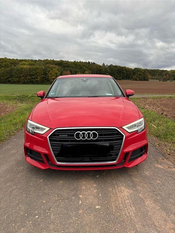 Rot Gebraucht 2017 Audi A3 Sport Limousine | 17.600 € (Guter Preis) - Bild 1/4