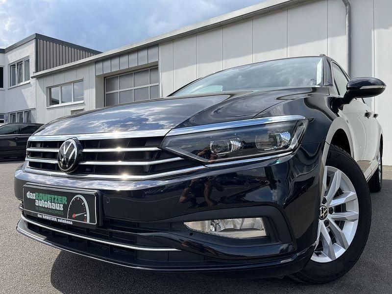Schwarz Gebraucht 2023 VW Passat Business Kombi | 30.140 € (Fairer Preis) - Bild 1/4