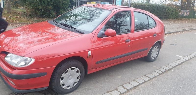 Rot Gebraucht 1997 Renault Mégane Limousine | 499 € - Bild 1/3