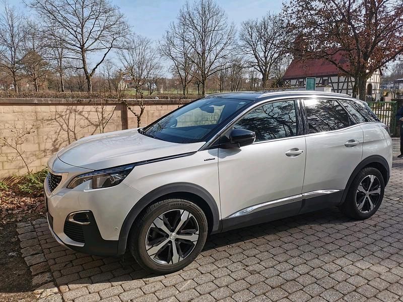 Weiß Gebraucht 2017 Peugeot 3008 GT SUV | 17.450 € (Fairer Preis) - Bild 1/4
