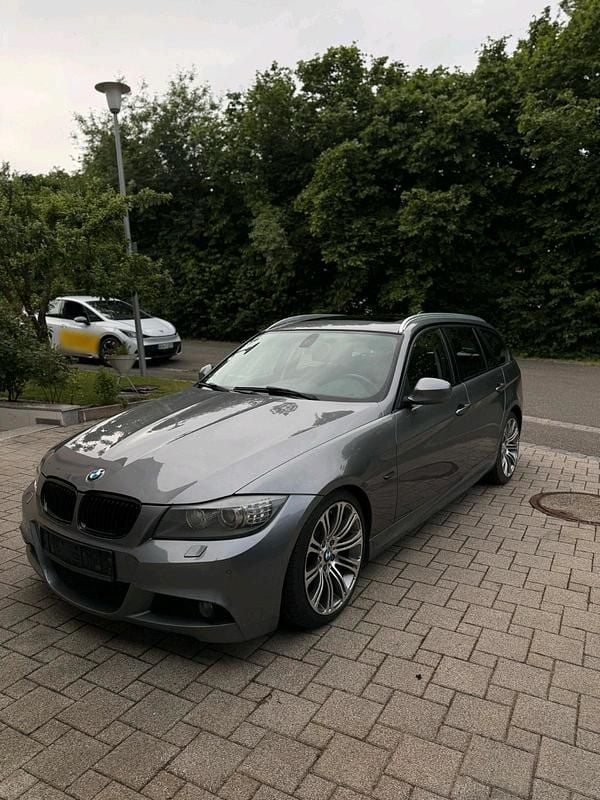 Gebraucht BMW 330 M Sport 245 PS (180 kW) 2012 Grau Kombi