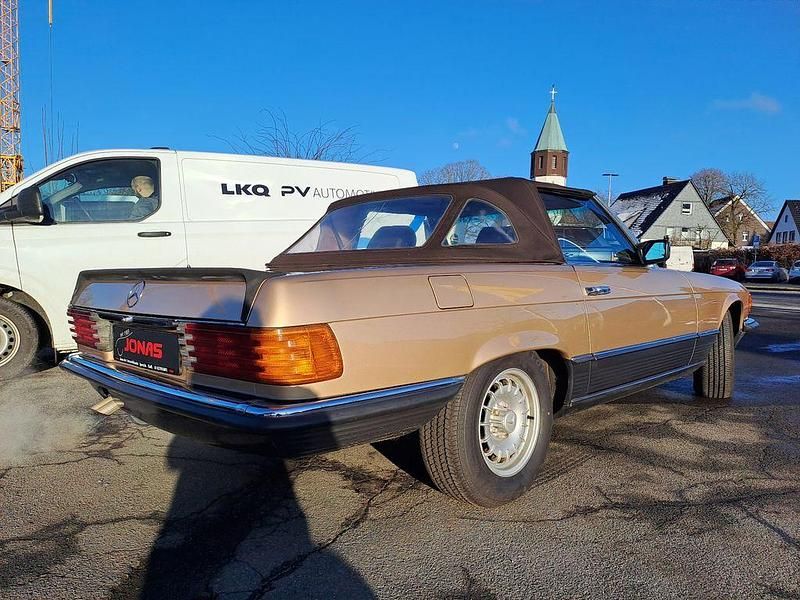 Gebraucht Mercedes SL500 231 PS (169 kW) 1982 Gold Cabrio