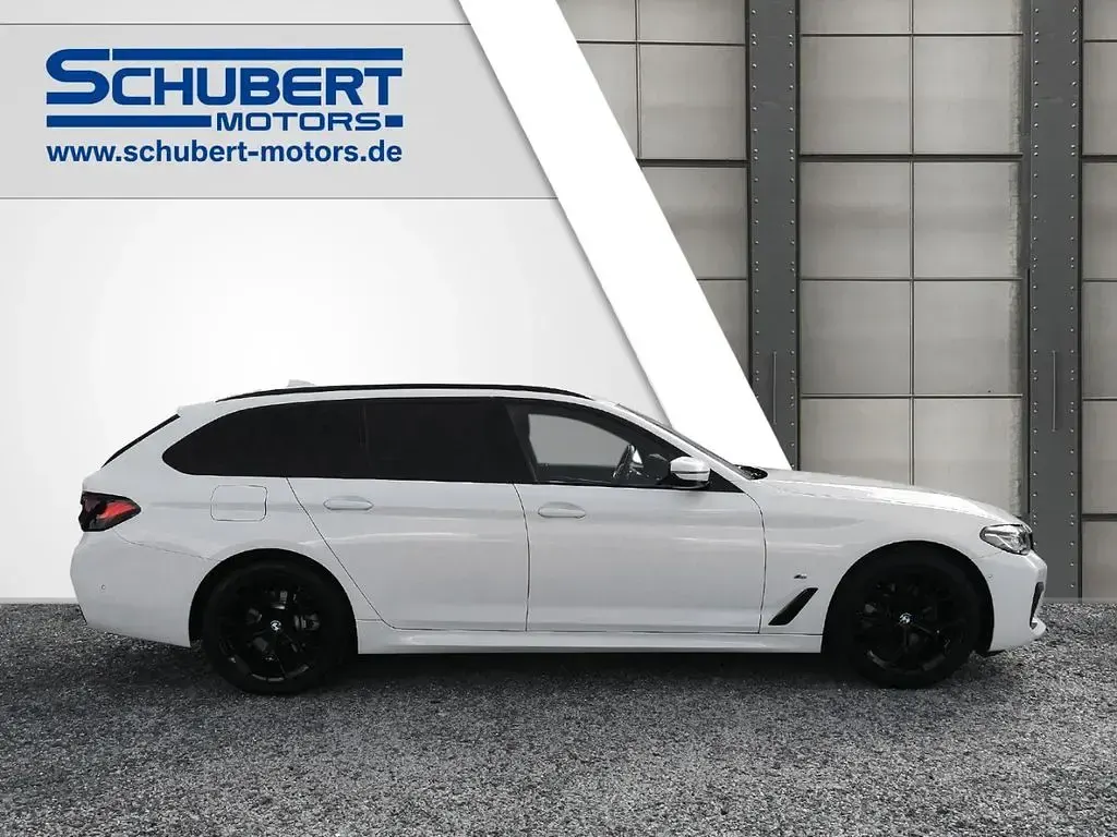 Gebraucht BMW 520 M Sport 190 PS (139 kW) 2022 Weiß Limousine