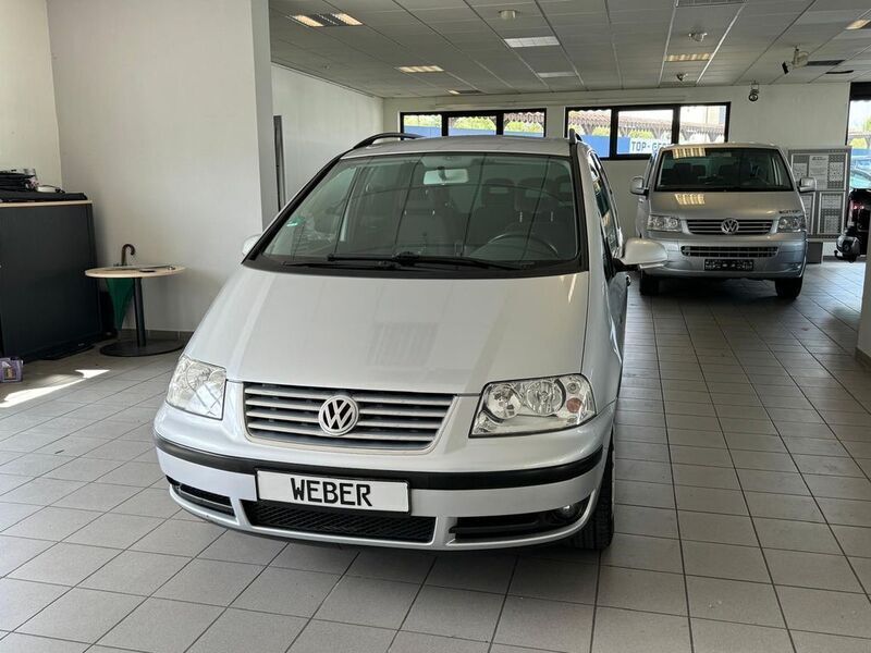 Silber Gebraucht 2005 VW Sharan Trendline Van / Kleinbus | 4.800 € (Teuer) - Bild 1/4