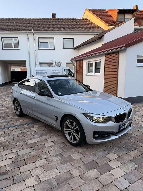 Gebraucht BMW 320 Sport Line 184 PS (135 kW) 2017 Grau Kleinwagen