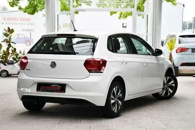 Gebraucht VW Polo Comfortline 75 PS (55 kW) 2017 Weiß Kleinwagen