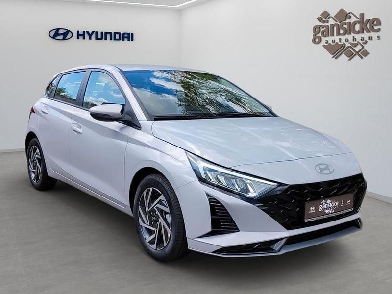 Neu Hyundai i20 Trend 101 PS (74 kW) 2025 Lumen grey Kleinwagen
