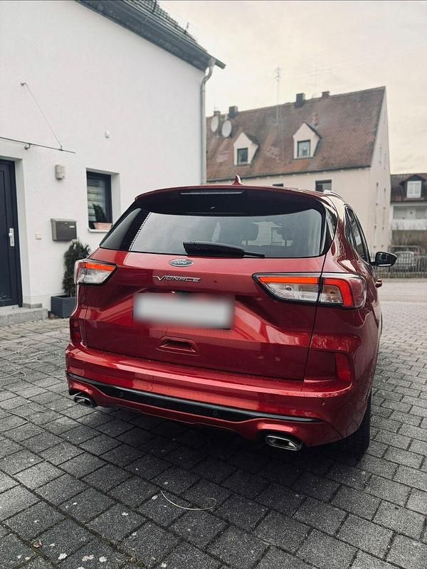 Gebraucht Ford Kuga Vignale 190 PS (139 kW) 2022 Rot SUV