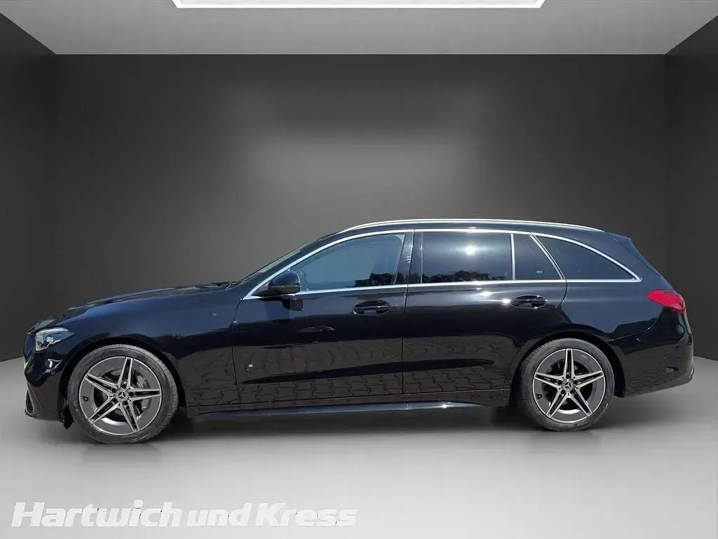 Gebraucht Mercedes C180 AMG line 170 PS (125 kW) 2022 Obsidianschwarz  lack Kombi