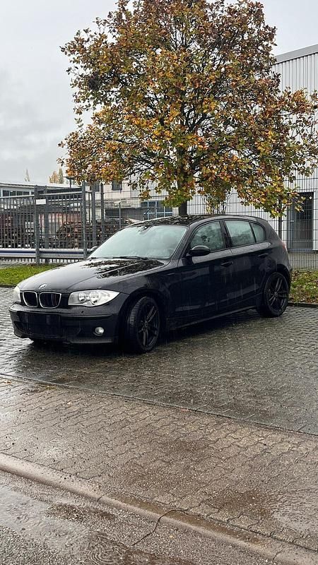 Gebraucht BMW 118 129 PS (94 kW) 2006 Schwarz Kleinwagen