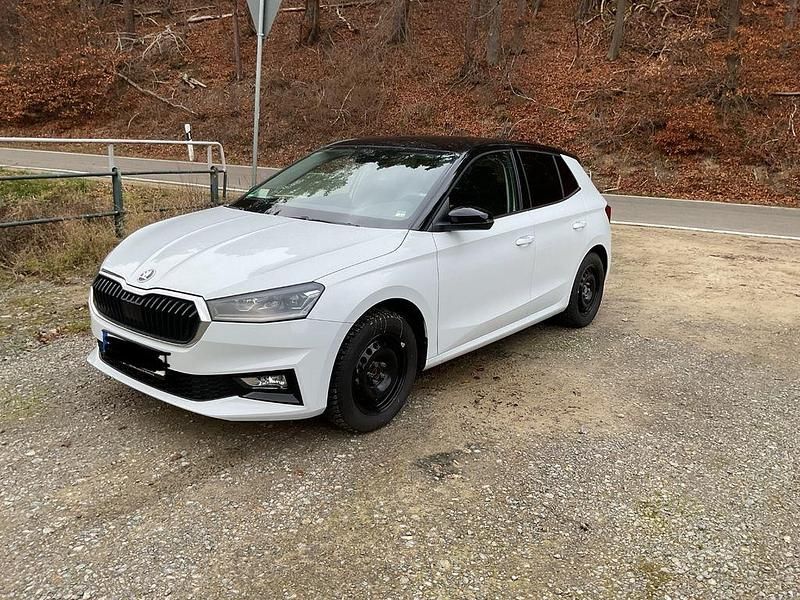 Weiß Gebraucht 2022 Skoda Fabia Style Limousine | 14.950 € (Superpreis) - Bild 1/4