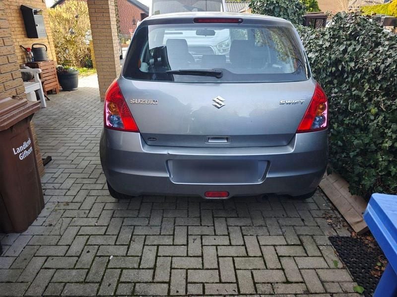 Gebraucht Suzuki Swift 92 PS (67 kW) 2009 Grau Kleinwagen