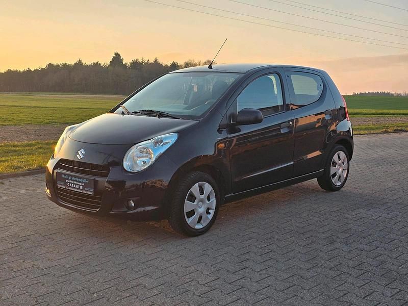 Gebraucht Suzuki Alto 68 PS (50 kW) 2012 Schwarz Kleinwagen