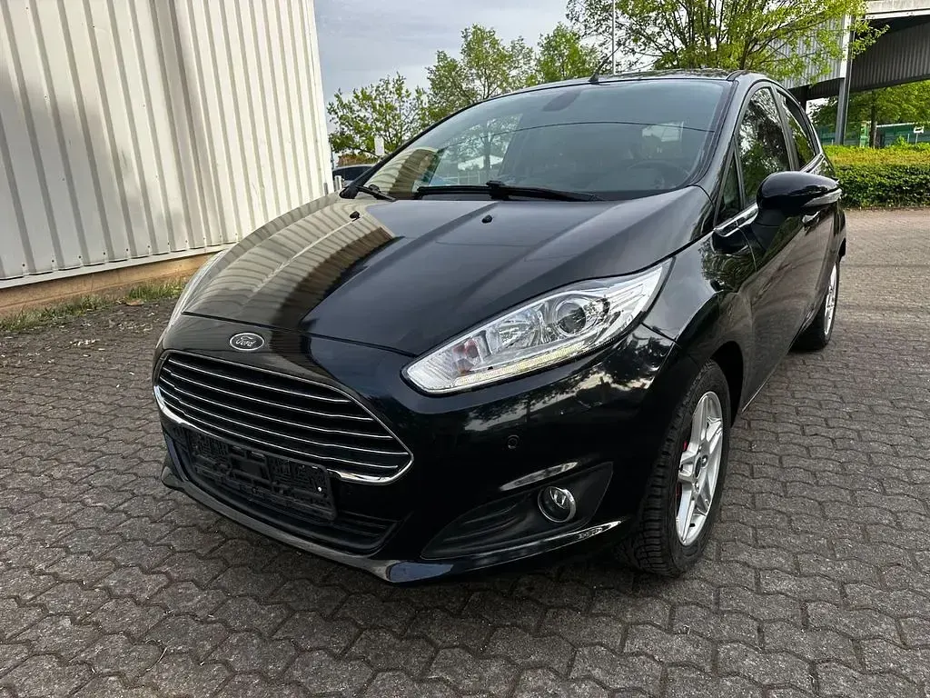 Gebraucht Ford Fiesta Titanium 101 PS (74 kW) 2013 Schwarz Limousine