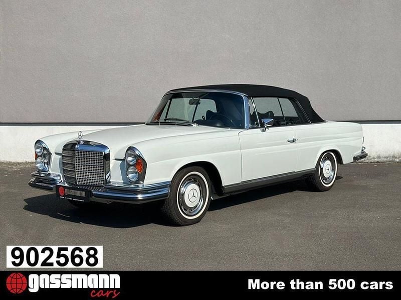 Papyrusweiß Gebraucht 1970 Mercedes W111 SE Cabrio | 549.000 € - Bild 1/4