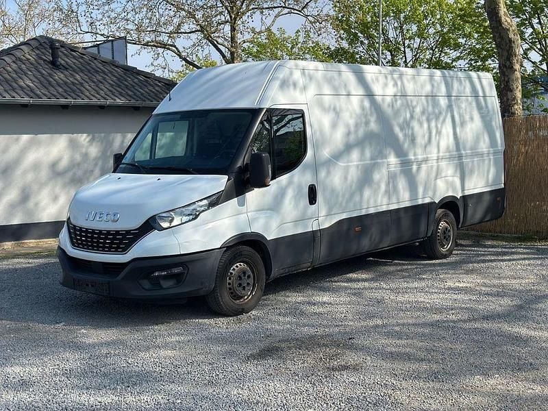 Gebraucht Iveco Daily 136 PS (100 kW) 2020 Weiß Van / Kleinbus