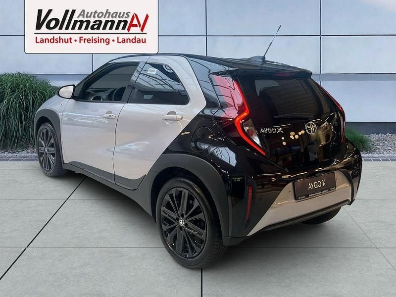 Neu Toyota Aygo X 72 PS (52 kW) 2025 Violett SUV
