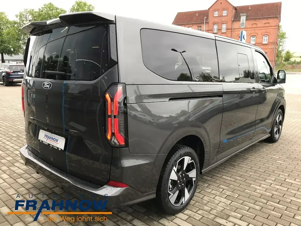 Gebraucht Ford Tourneo Custom Sport 118 PS (86 kW) 2026 Metallic) (grau Van