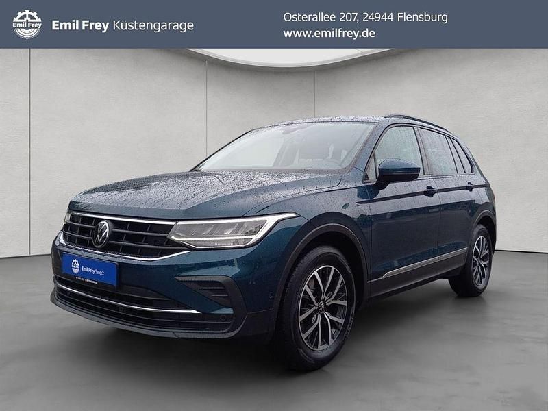 Blau Gebraucht 2022 VW Tiguan Life SUV | 23.480 € (Guter Preis) - Bild 1/4