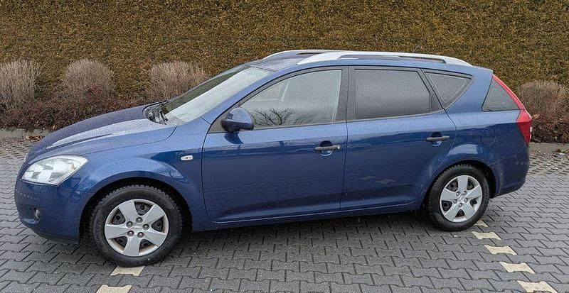Gebraucht Kia Ceed Sportswagon 109 PS (80 kW) 2009 Blau Kombi