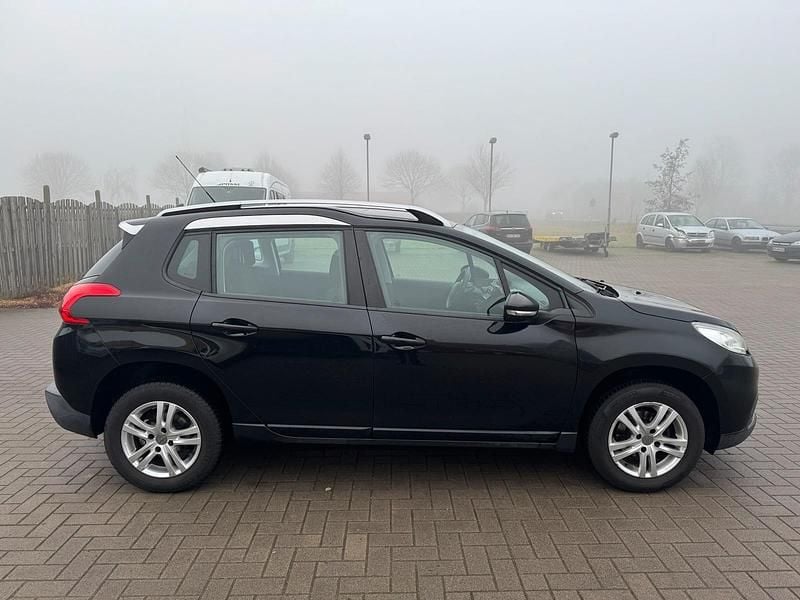 Gebraucht Peugeot 2008 82 PS (60 kW) 2015 Schwarz SUV